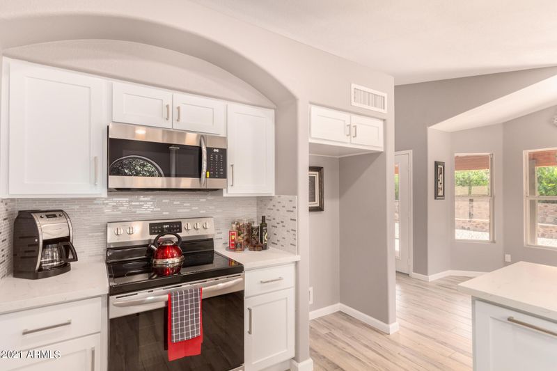 1325 E Beverly Ln, Phoenix, AZ 85022