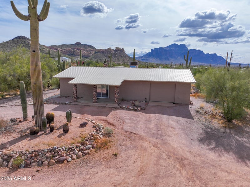 1325 Tonto St, Apache Junction, AZ 85119