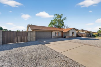 1325 Topeka Dr, Phoenix, AZ 85027