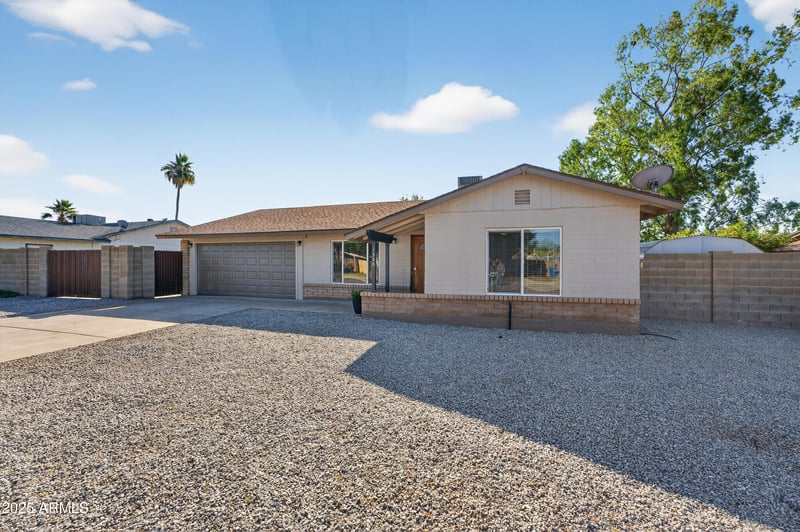 1325 Topeka Dr, Phoenix, AZ 85027