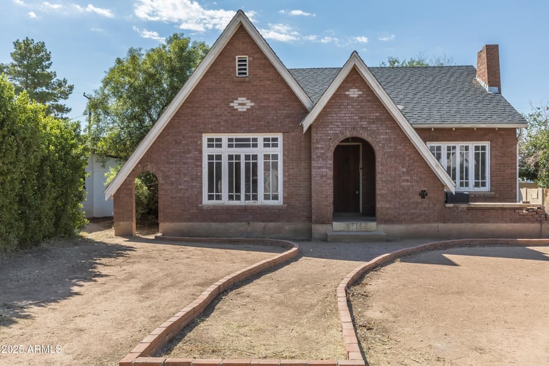 1325 Willetta St, Phoenix, AZ 85007