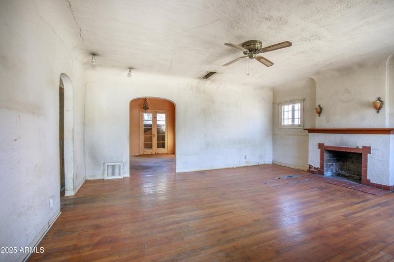 1325 Willetta St, Phoenix, AZ 85007