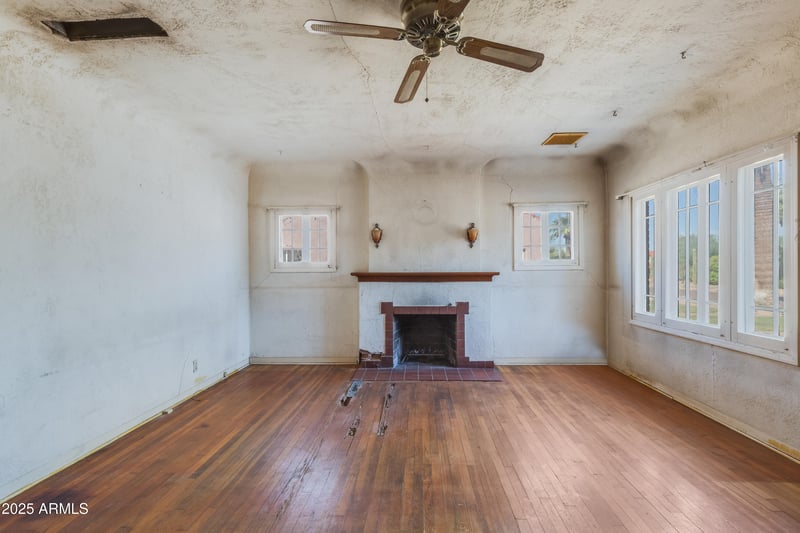 1325 Willetta St, Phoenix, AZ 85007