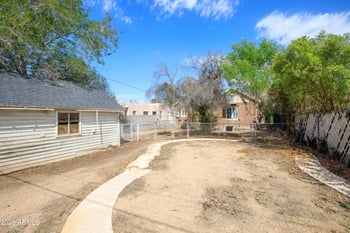 1325 Willetta St, Phoenix, AZ 85007