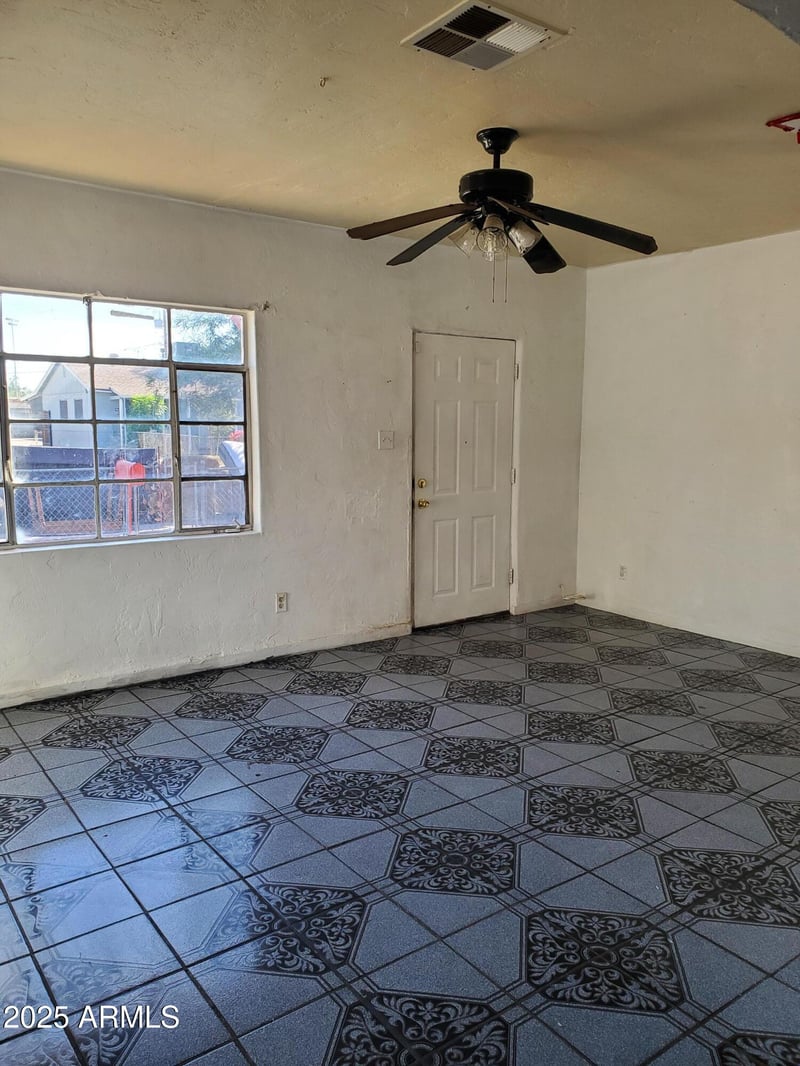 1326 Diamond St, Phoenix, AZ 85006