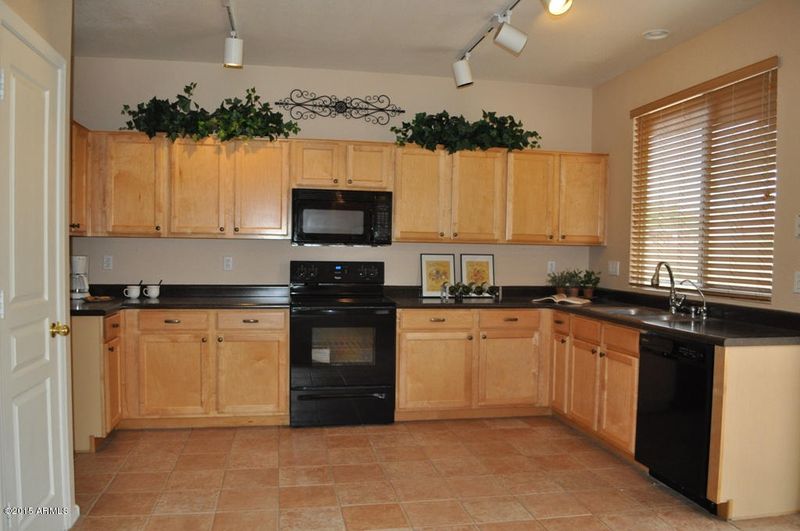 1326 E Erie St, Chandler, AZ 85225