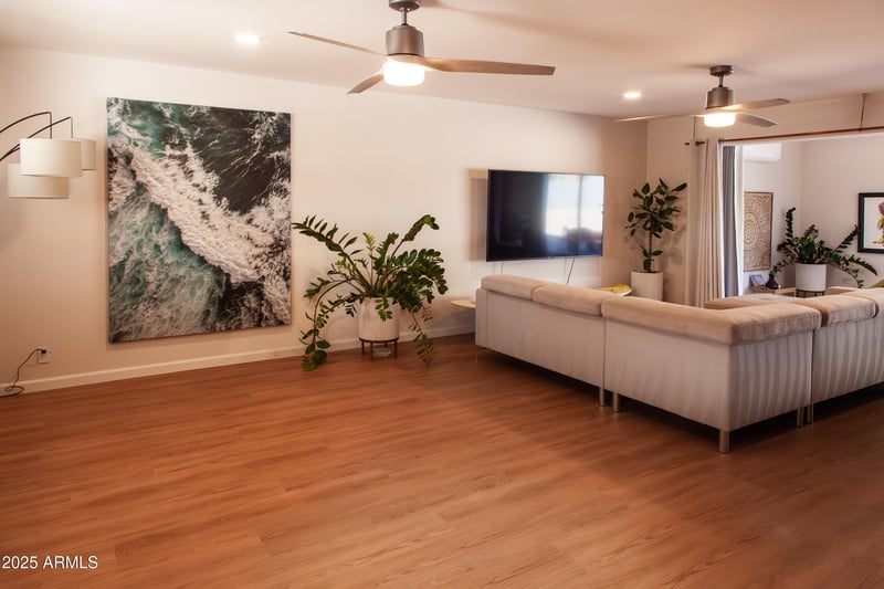 1326 Earll Dr, Phoenix, AZ 85014