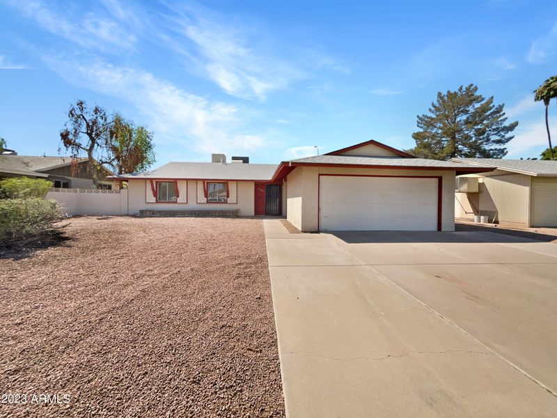 1327 E Donner Dr, Tempe, AZ 85282