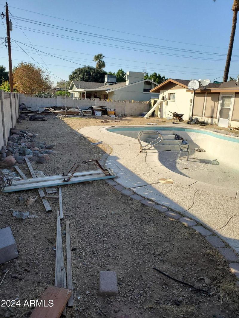 1327 W Dunlap Ave, Phoenix, AZ 85021