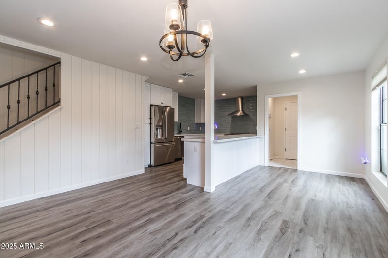 1327 W Glendale Ave, Phoenix, AZ 85021