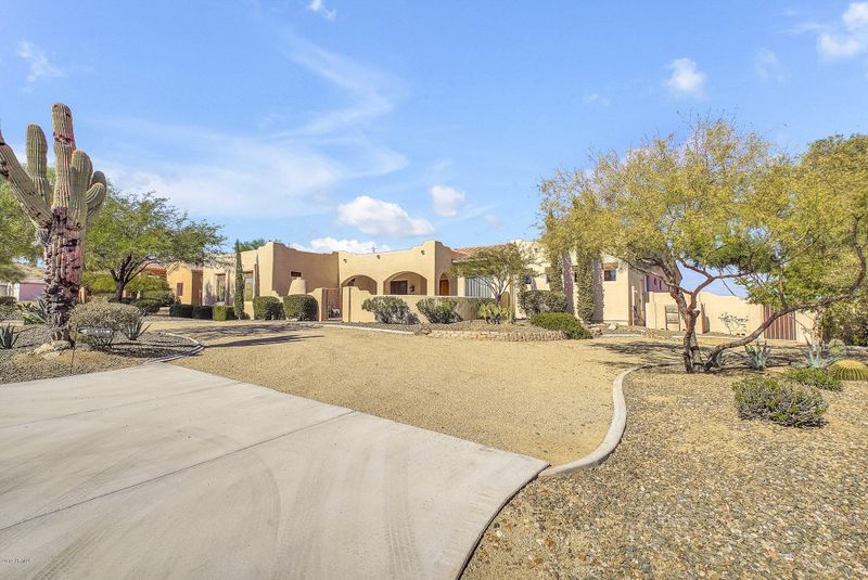 1328 E Coyote Wash Dr, Phoenix, AZ 85085
