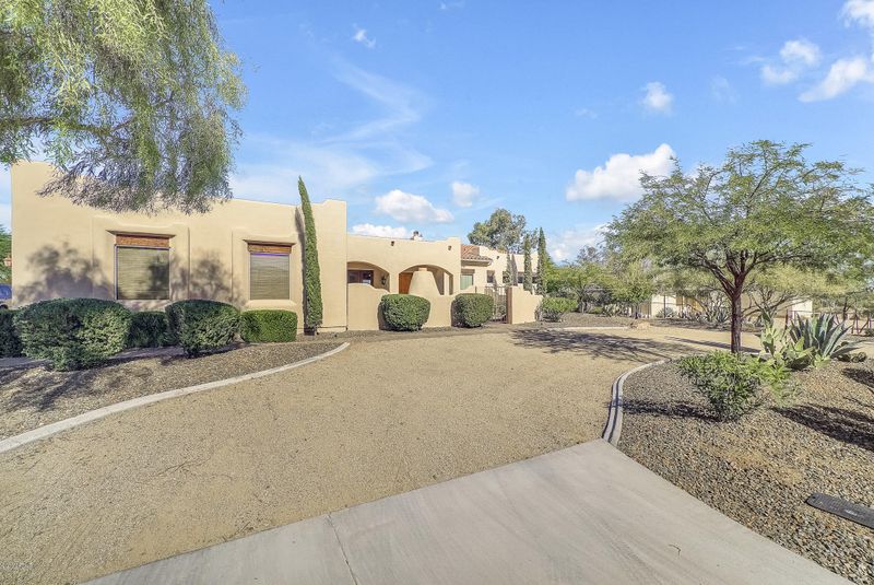 1328 E Coyote Wash Dr, Phoenix, AZ 85085