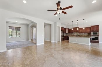 1328 W Cavedale Dr, Phoenix, AZ 85085