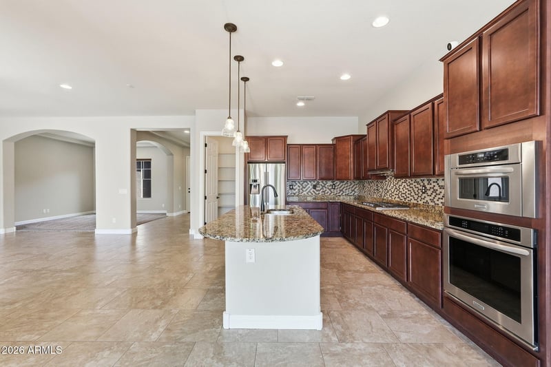 1328 W Cavedale Dr, Phoenix, AZ 85085