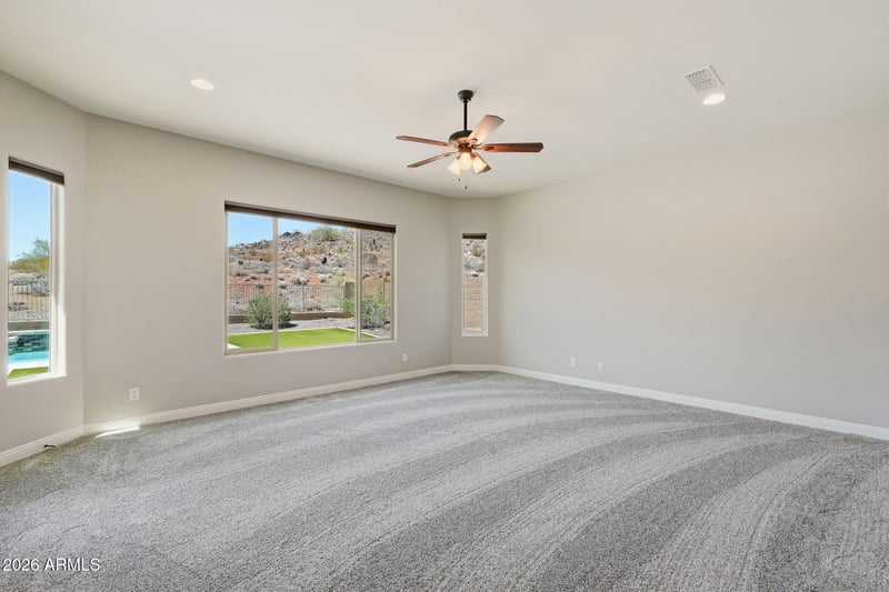 1328 W Cavedale Dr, Phoenix, AZ 85085