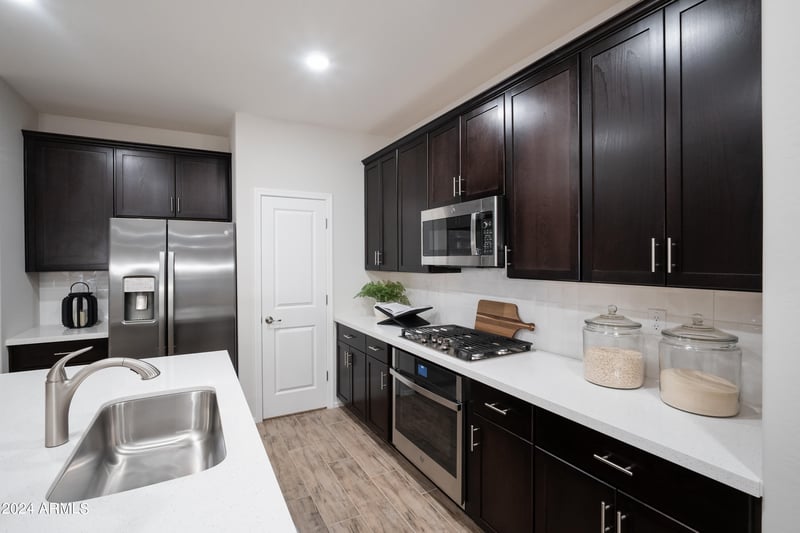 13280 146th Ln, Surprise, AZ 85379