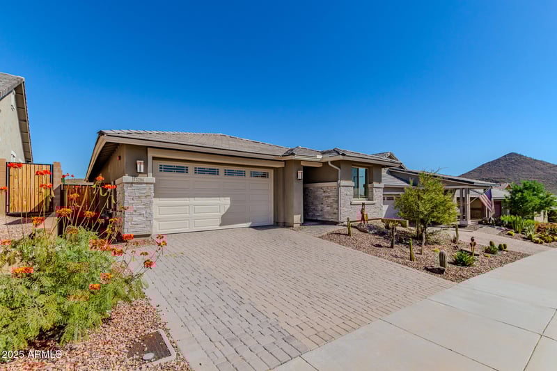 13286 Red Range Way, Peoria, AZ 85383