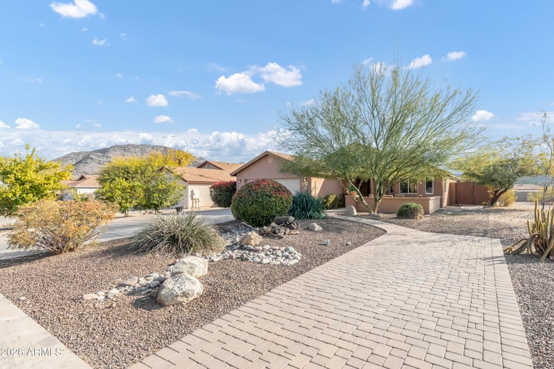 1329 E Mescal St, Phoenix, AZ 85020