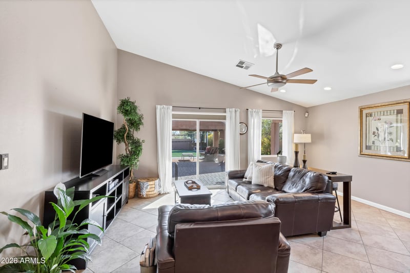 1329 E Mescal St, Phoenix, AZ 85020