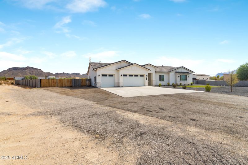 1329 N 106th Pl, Mesa, AZ 85207