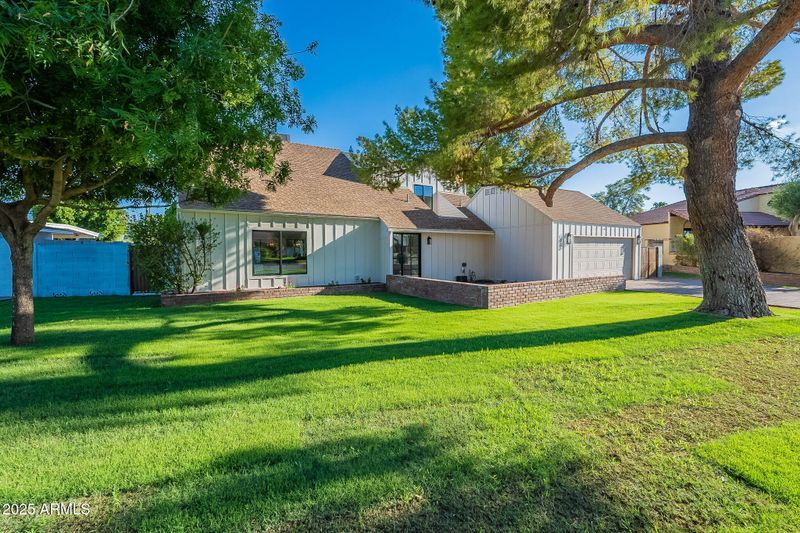 133 W Las Palmaritas Dr, Phoenix, AZ 85021