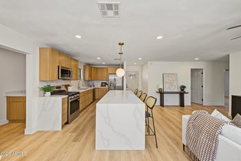 1330 E Catalina Dr, Phoenix, AZ 85014