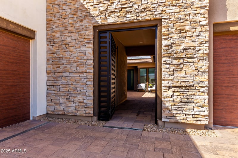 1330 E Monte Way, Phoenix, AZ 85042