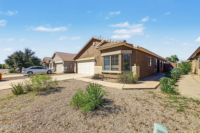 1330 E Vernoa St, San Tan Valley, AZ 85140