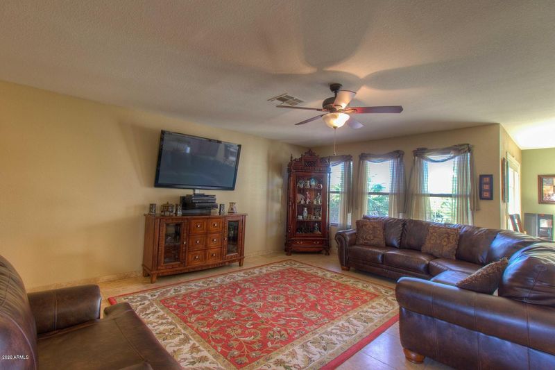 1330 S Eucalyptus Pl, Chandler, AZ 85286