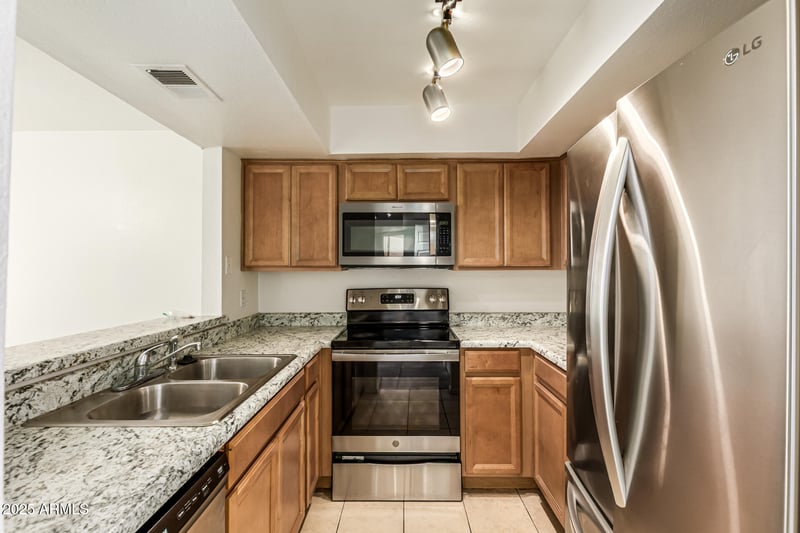 1331 Baseline Rd #102, Mesa, AZ 85202