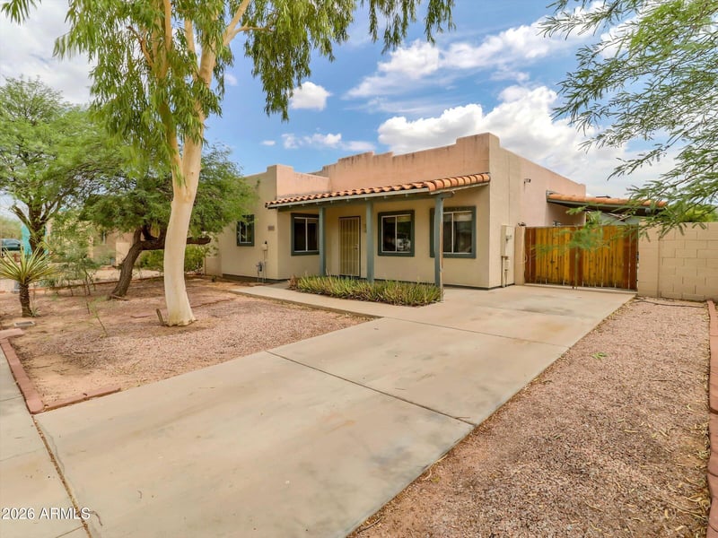 1331 E Apollo Rd, Phoenix, AZ 85042