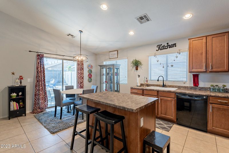 1331 W Danish Red Trl, San Tan Valley, AZ 85143