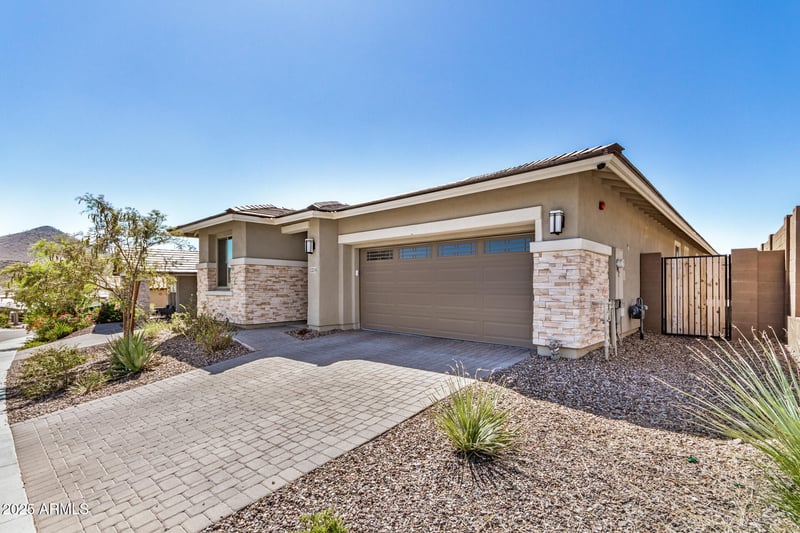 13319 Red Range Way, Peoria, AZ 85383