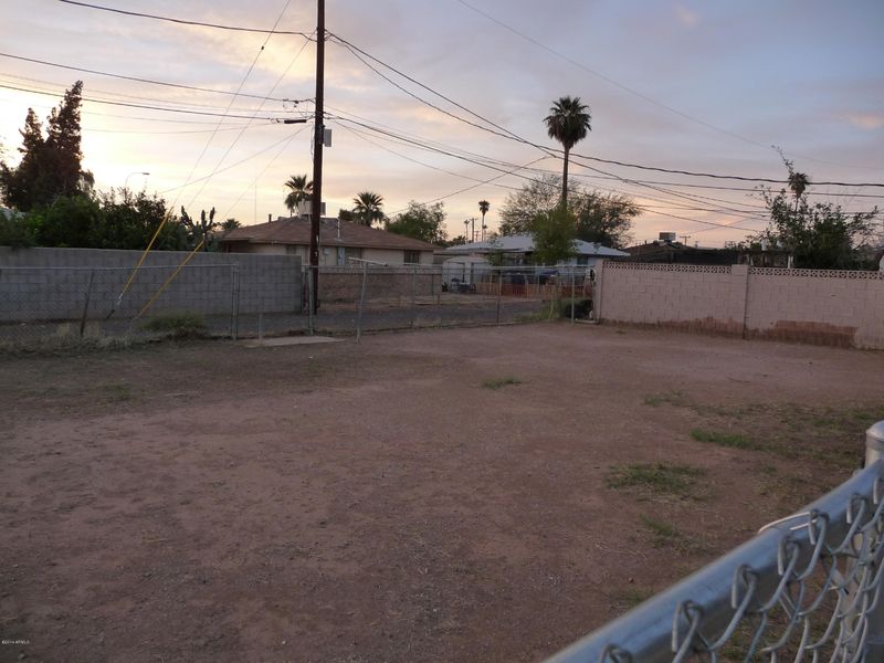 1332 N 38th Ln, Phoenix, AZ 85009