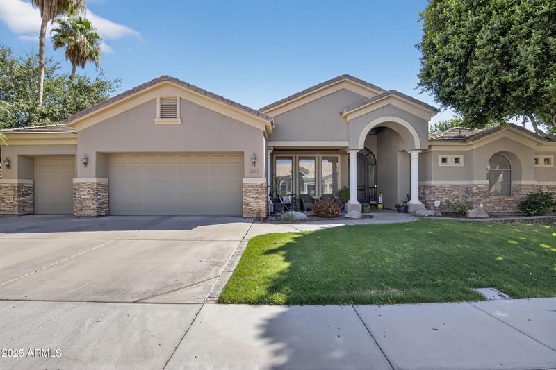 1333 Cliffside Dr, Gilbert, AZ 85234