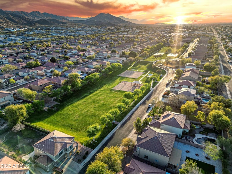1333 E Pedro Rd, Phoenix, AZ 85042