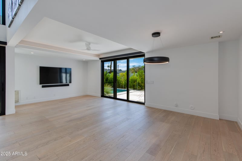 1333 Pomelo Grove Ln, Phoenix, AZ 85014