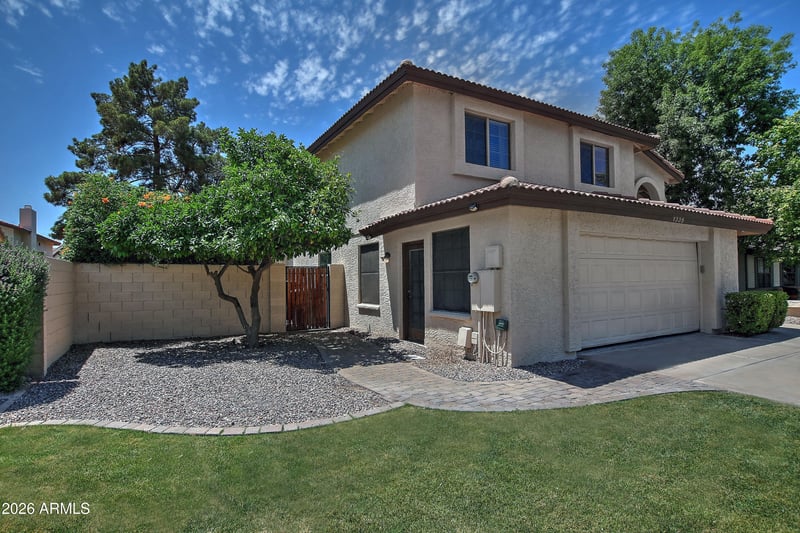 1335 Sunburst Ln, Tempe, AZ 85284