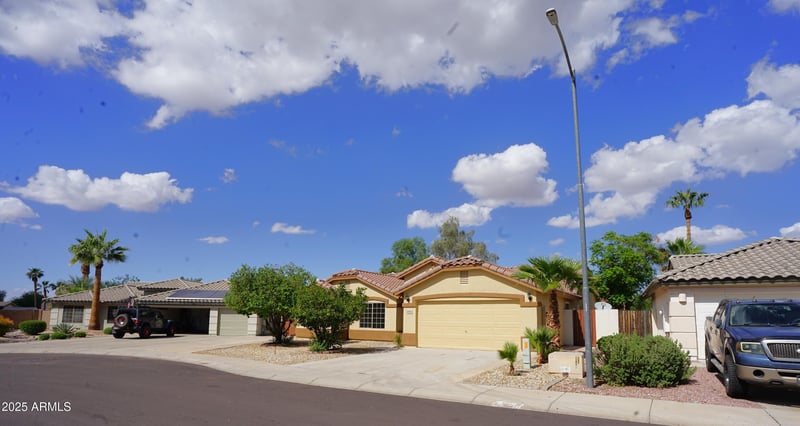 13354 Cottonwood St, Surprise, AZ 85374