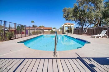 1336 Mountain View Rd #202, Phoenix, AZ 85020