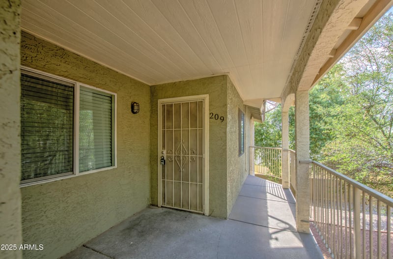 1336 Mountain View Rd #209, Phoenix, AZ 85020