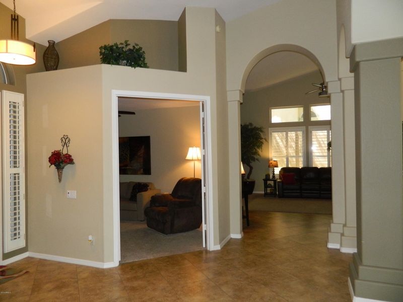 1337 E Desert Flower Ln, Phoenix, AZ 85048