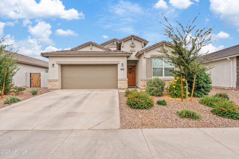 1337 Highland Rd, San Tan Valley, AZ 85143