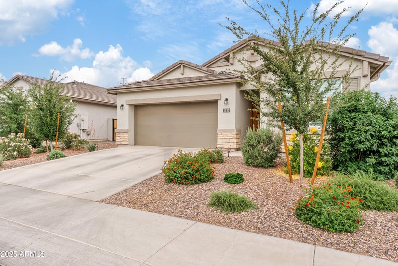 1337 Highland Rd, San Tan Valley, AZ 85143