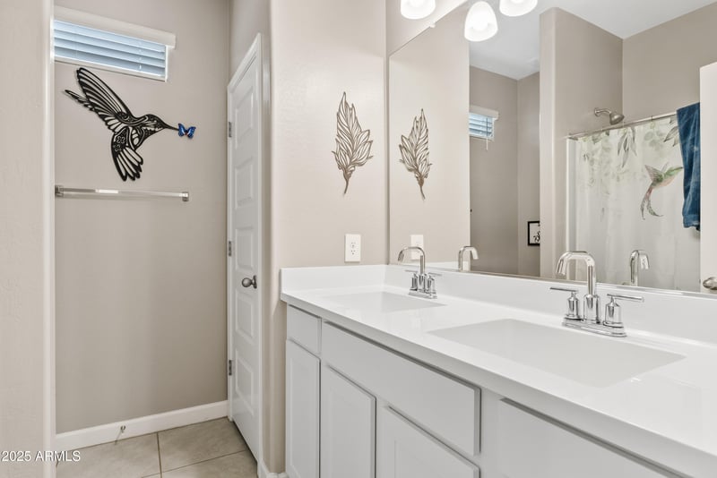 1337 Highland Rd, San Tan Valley, AZ 85143