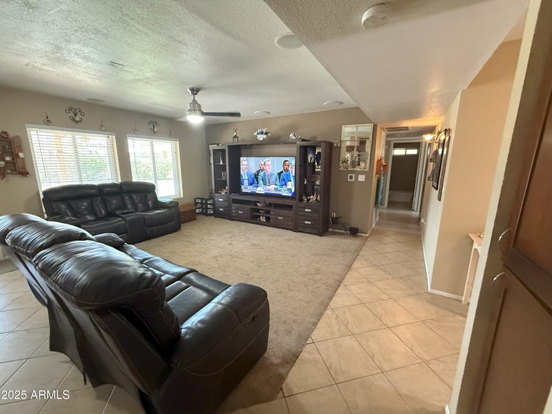 1337 Pampa Ave, Mesa, AZ 85202