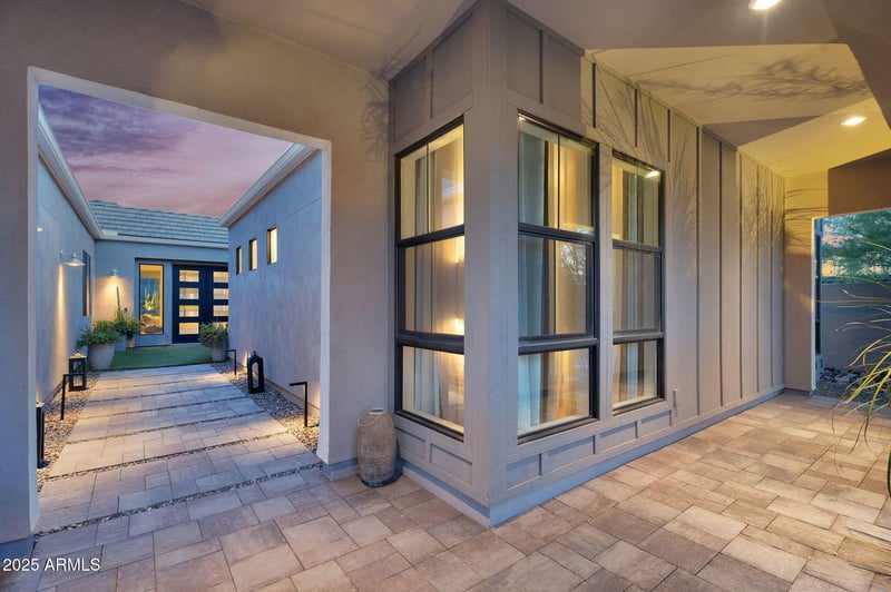 1337 Paseo Way, Phoenix, AZ 85042
