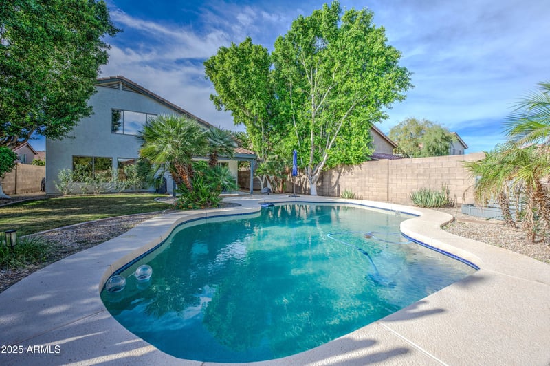 1337 Thunderbird Ct, Gilbert, AZ 85234