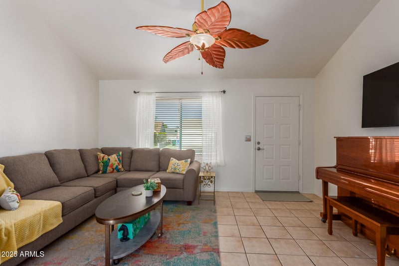 1337 Wickieup Ln, Phoenix, AZ 85024