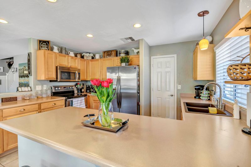 1338 E Escuda Dr, Phoenix, AZ 85024